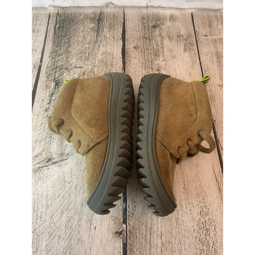 OSHKOSH B’GOSH Boy’s Ramon Tan Suede Ankle Boots / Size: 9M - Picture 3 of 10